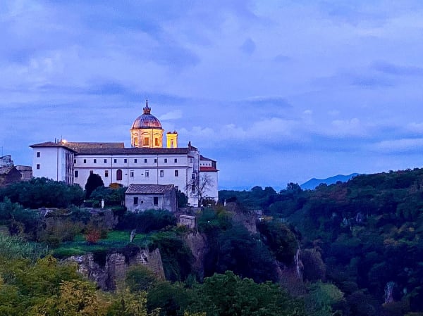 Vista della Chiesa di San Tolomeo da Via Termo Larte