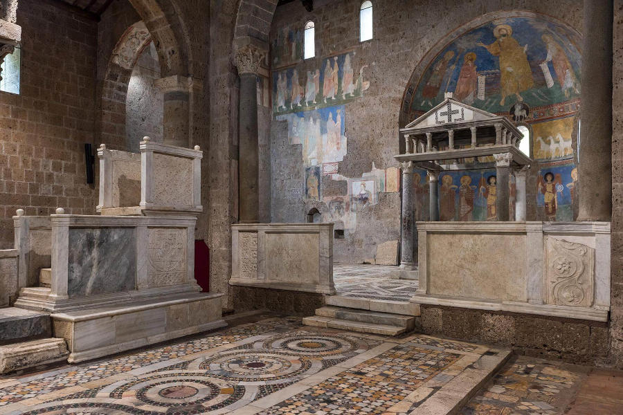 Interni della Basilica di Castel Sant'Elia