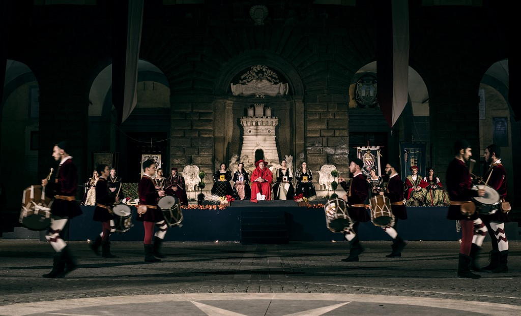 MG_7643 Tamburini in piazza durante il Palio dei Borgia